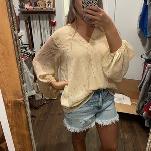 Cuff sleeve blouse